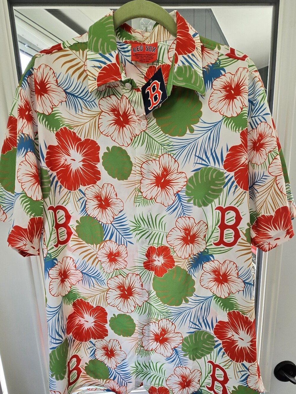 NWT Boston Red Sox Floral Hawaiian Shirt - Red, Green, Blue White Novelty Print